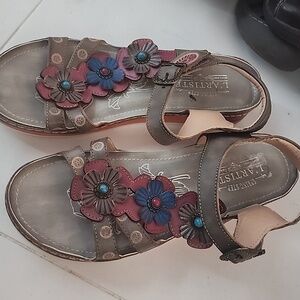 L'Artiste sandals by Spring Step